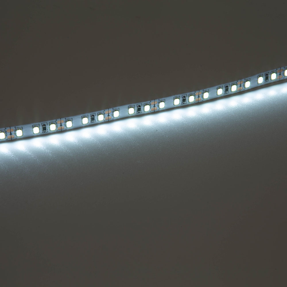 2835-120 Beltéri extra erős hideg fehér SMD LED szalag