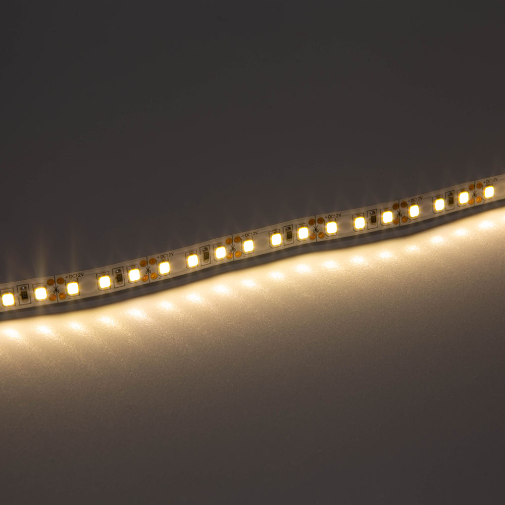 2835-120 Beltéri extra erős meleg fehér SMD LED szalag